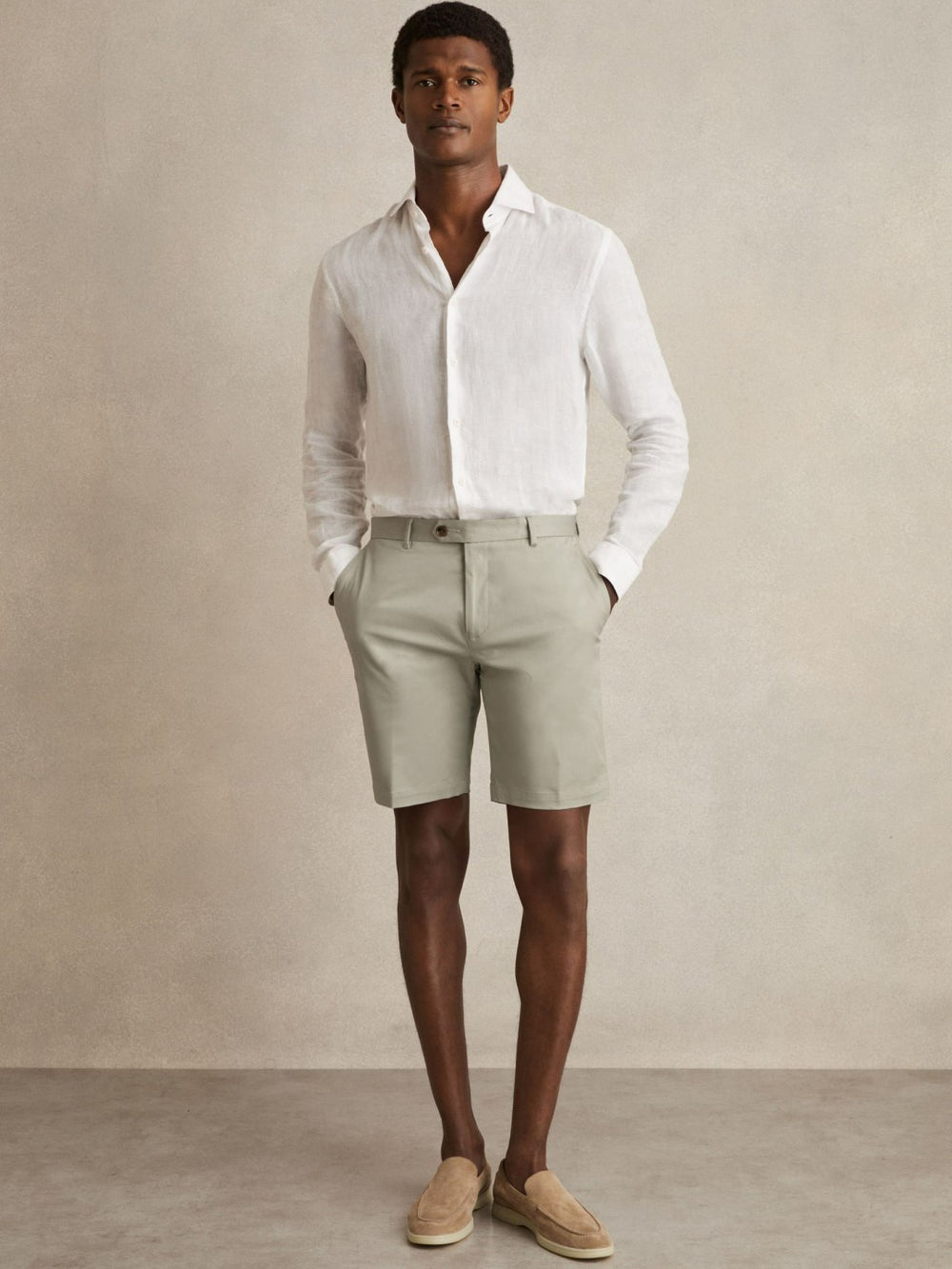 Men Cotton Chino Shorts With Stretch in Soft Sage