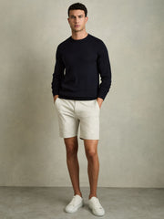 Men Short Length Casual Chino Shorts in Chalk