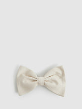 Men Grosgrain Silk Bow Tie in Ivory