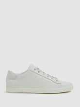Men Harrys of London Grained Leather Trainers in White