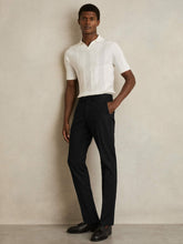 Men Slim Fit Cotton Blend Chinos in Black