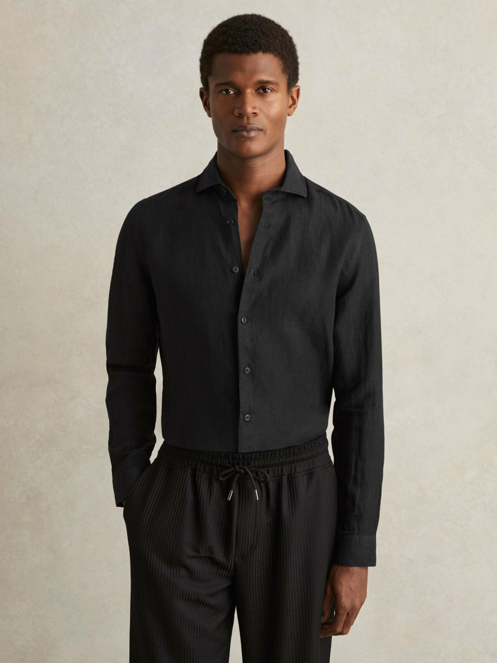 Men Linen Button-Through Shirt in Black