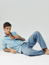 Men Loose-Fit Jeans in Light Blue Wash