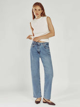 Women Petite Mid-Rise Straight-Leg Jeans in Light Blue