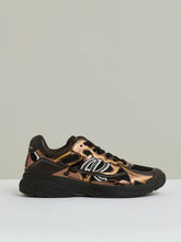 Men Overlay Logo Running Trainers in Electric Brown