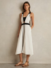 Women Contrast Trim Flared Midi Dress With Linen in Ivory/Black