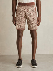 Men Tile Pattern Knit Shorts in Brown/White
