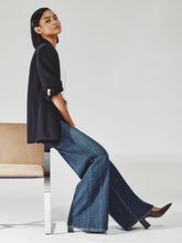 Women Petite Stretch-Cotton Wide-Leg Jeans in Mid Blue