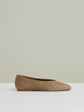 Women Leather Rounded-Point Toe Ballet Flats in Taupe