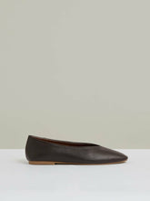 Women Leather Rounded-Point Toe Ballet Flats in Chocolate