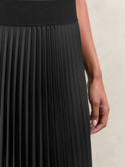 Women Pleated Midi Skirt in Black