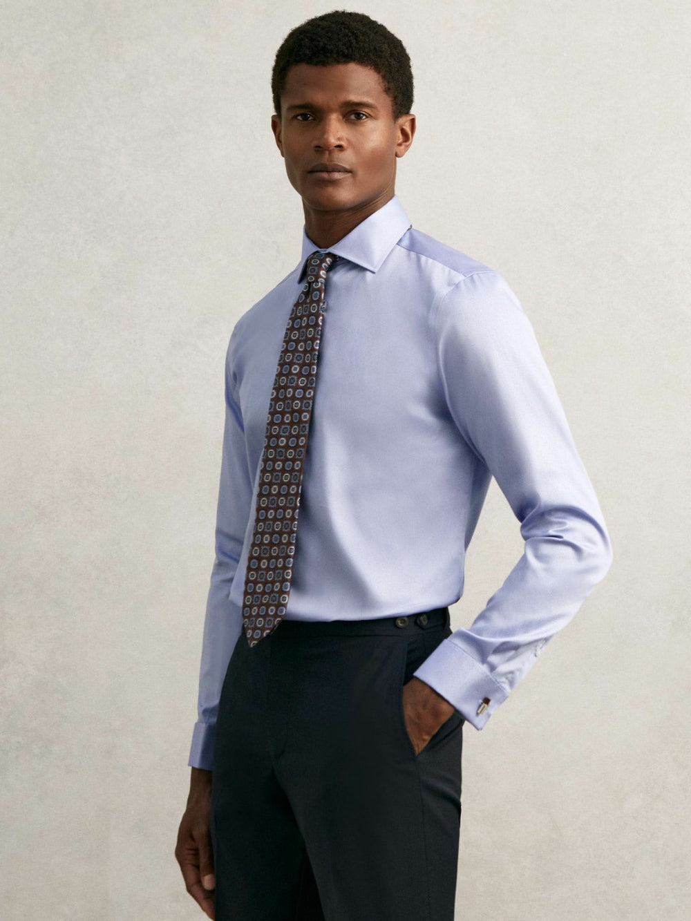 Men Regular Fit Slim-Fit Cotton-Sateen Shirt in Mid Blue