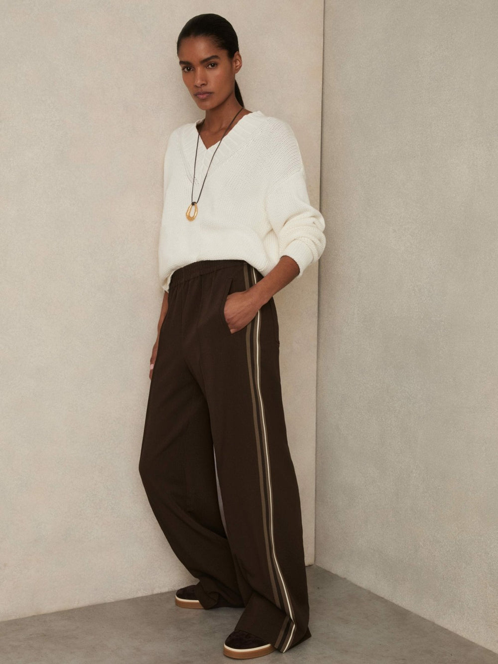 Women Side-Stripe Wide-Leg Trousers in Chocolate Brown