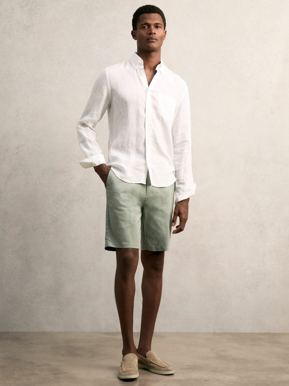 Men Short Length Casual Chino Shorts in Pistachio