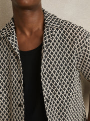 Men Geometric-Crochet Cuban-Collar Shirt in Navy/White