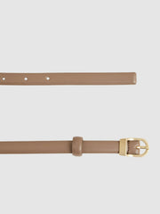 Women Leather Curved-Buckle Skinny Belt in Taupe