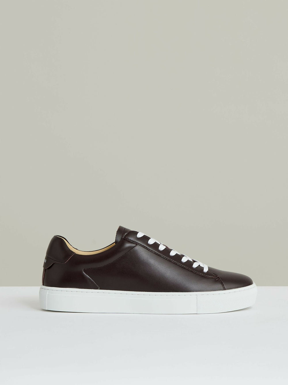 Men Leather Low-Top Trainers in Plum Purple