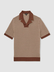 Men Cotton Textured Knit Stripe Polo Shirt in Tobacco Brown/ Off White