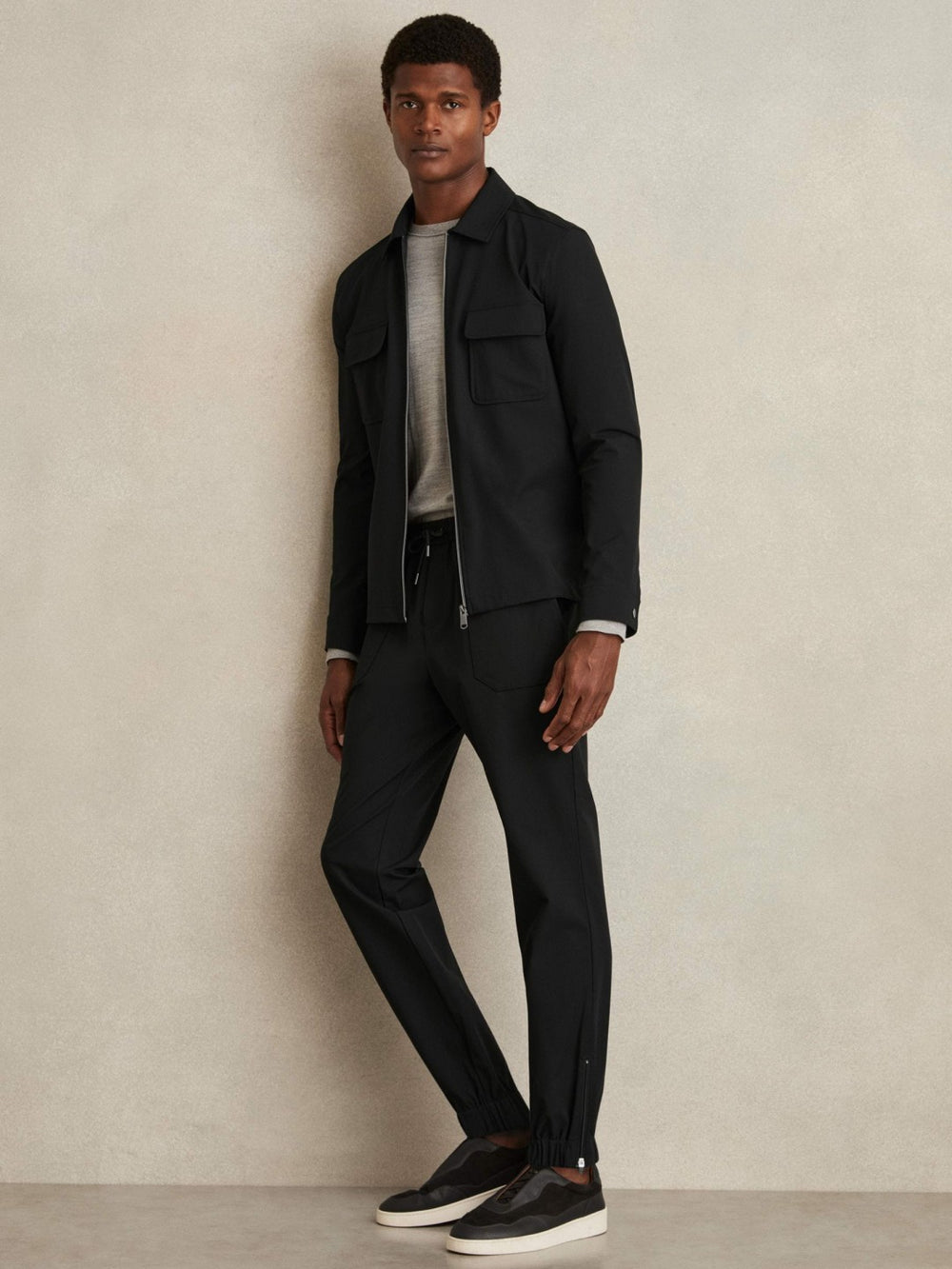 Men Drawstring Technical Cuffed Trousers in Black
