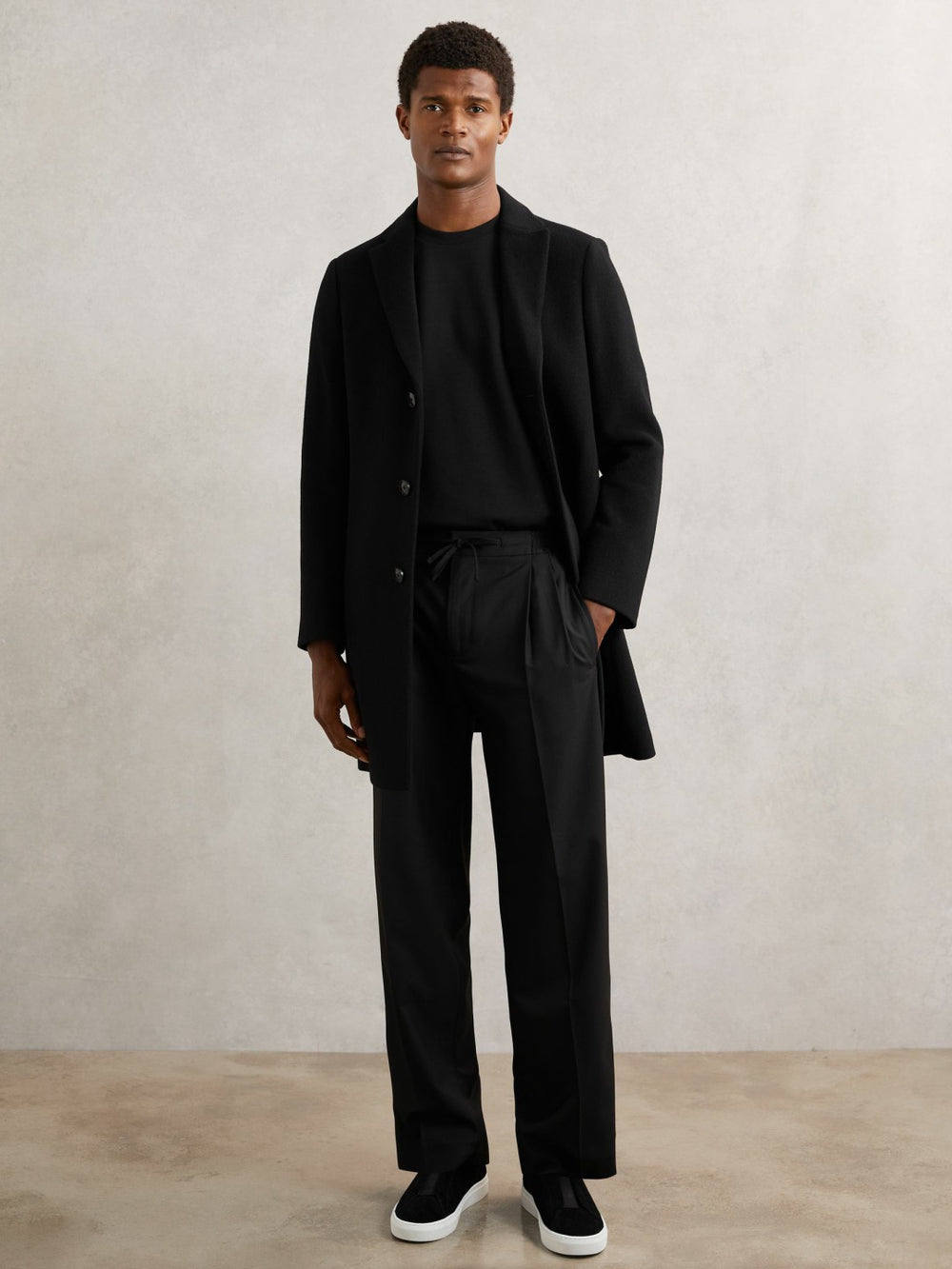 Men Relaxed-Fit Twill Drawstring Trousers in Black