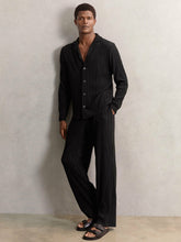 Men Plissé Wide Leg Trousers in Black