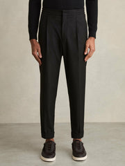 Men Relaxed-Fit Pleated Tapered Trousers in Black