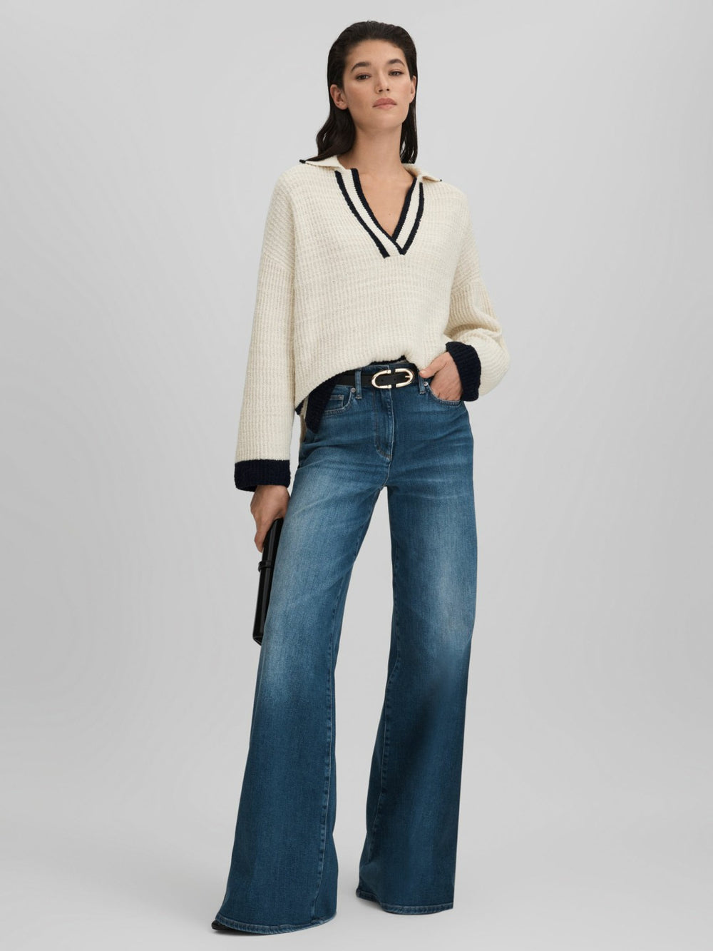 Women Wool Blend Open Collar Jumper in Cream/Navy