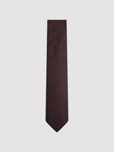 Men Textured Silk Blend Tie in Burgundy
