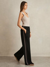 Women Side-Stripe Wide-Leg Trousers in Black