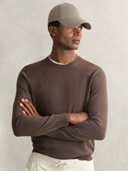 Men Embroidered Logo Tech Baseball Cap in Mushroom Brown