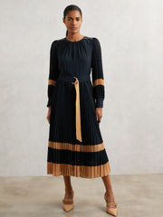 Women Colour-Block Pleated Midi Dress in Navy/Camel