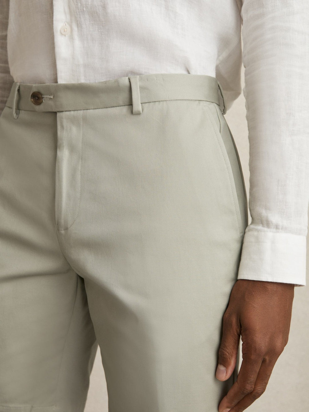 Men Cotton Chino Shorts With Stretch in Soft Sage