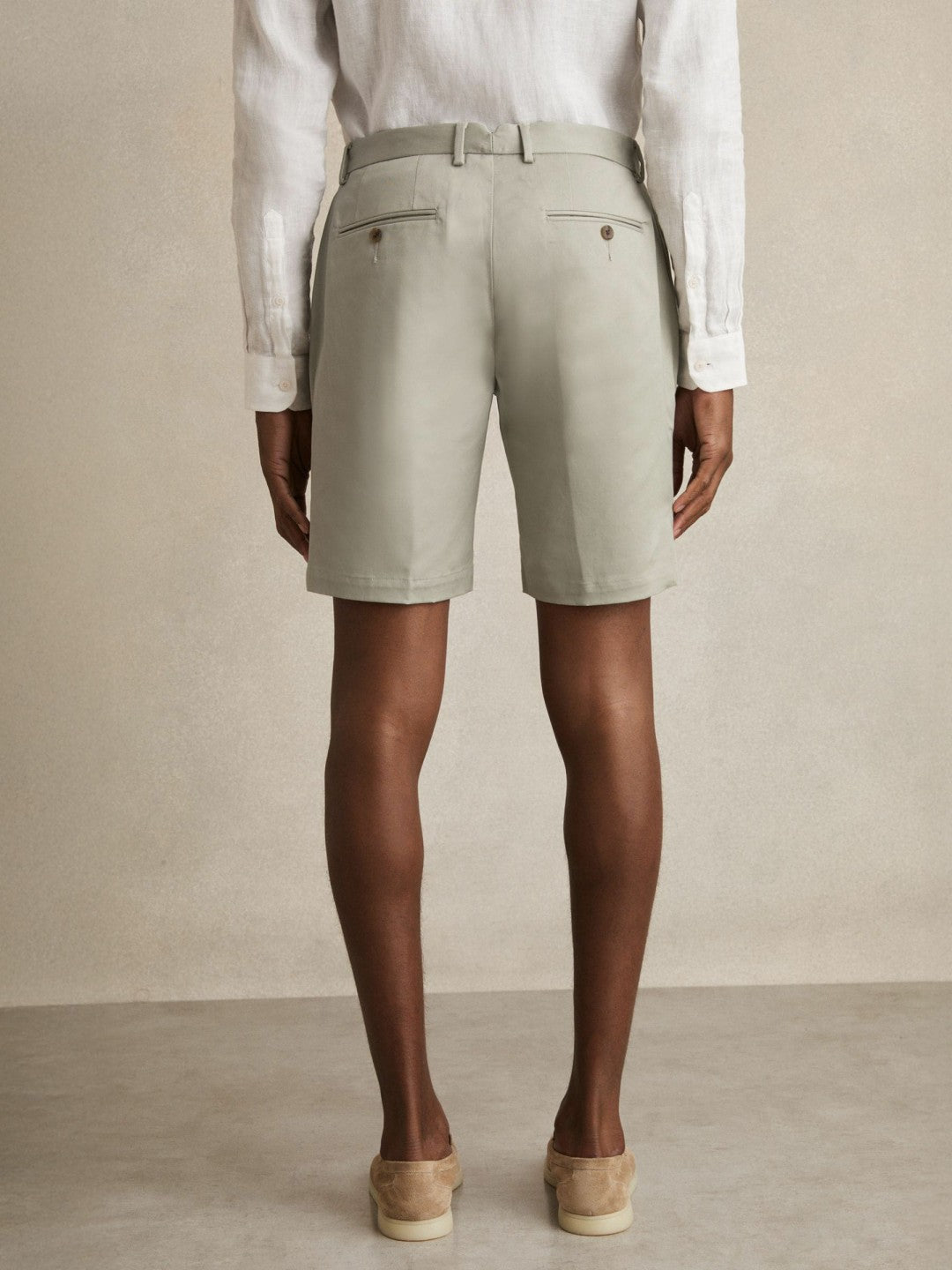 Men Cotton Chino Shorts With Stretch in Soft Sage
