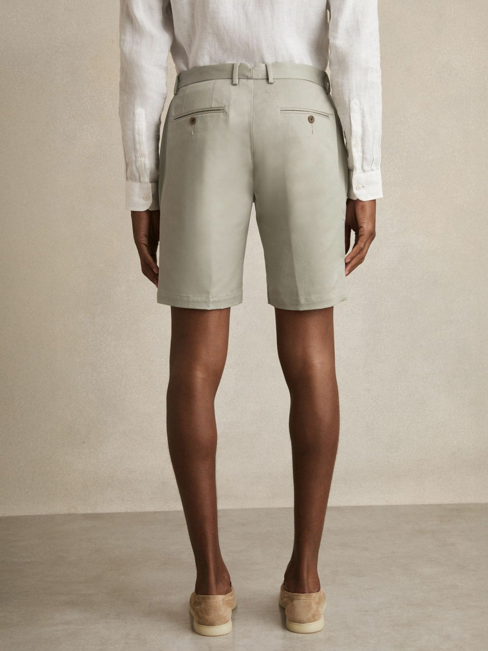Men Cotton Chino Shorts With Stretch in Soft Sage