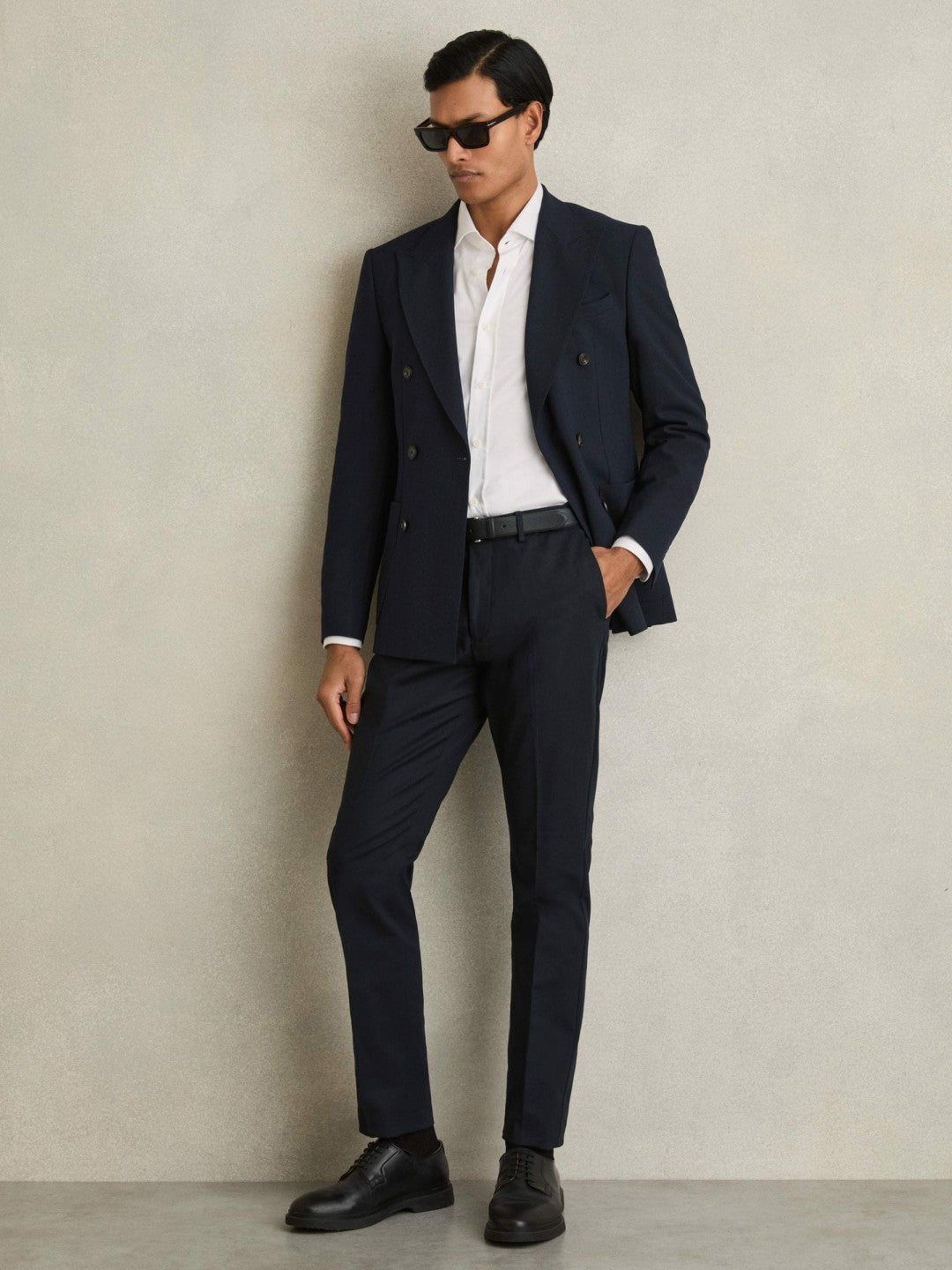 Men Slim Fit Cotton Blend Chinos in Navy