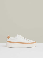 Women Grained Leather Platform Trainers in Camel/White