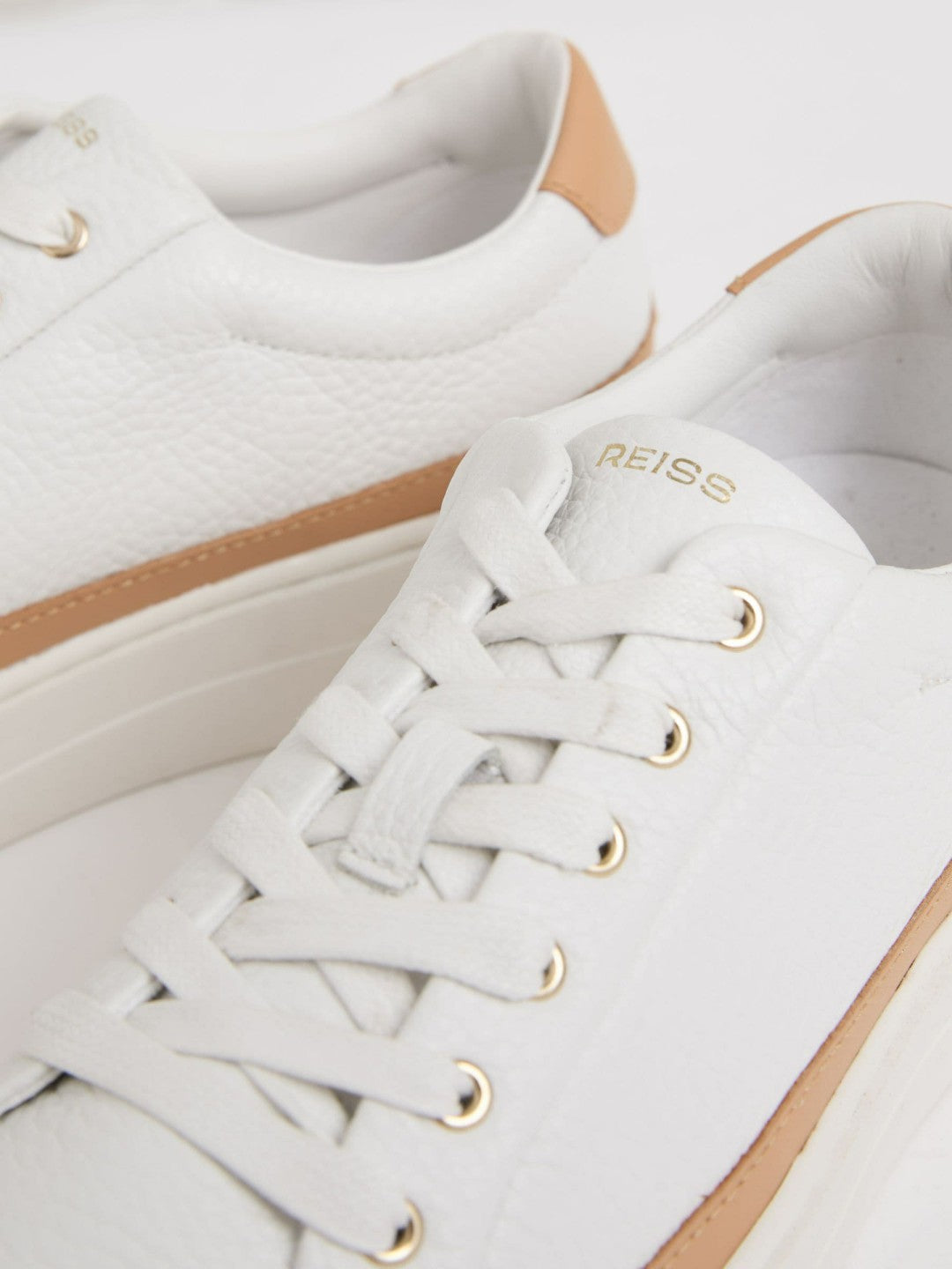 Women Grained Leather Platform Trainers in Camel/White