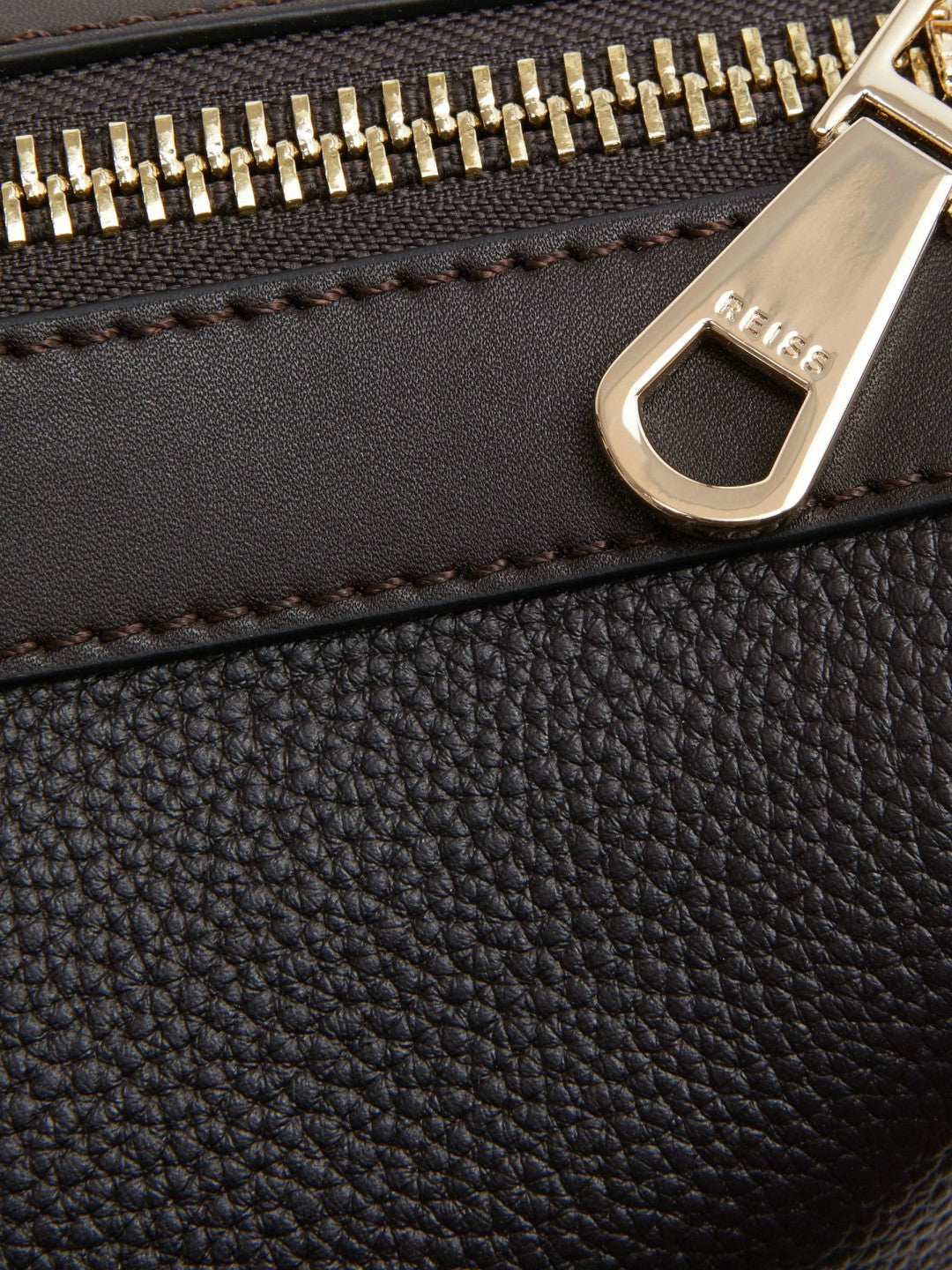 Men Leather Holdall in Chocolate