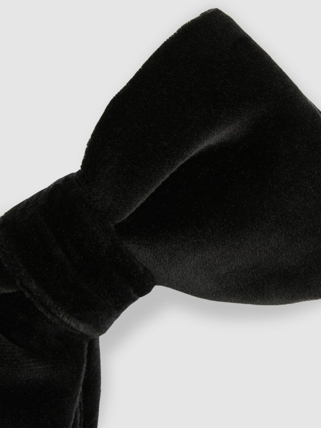 Men Velvet Bow Tie in Black