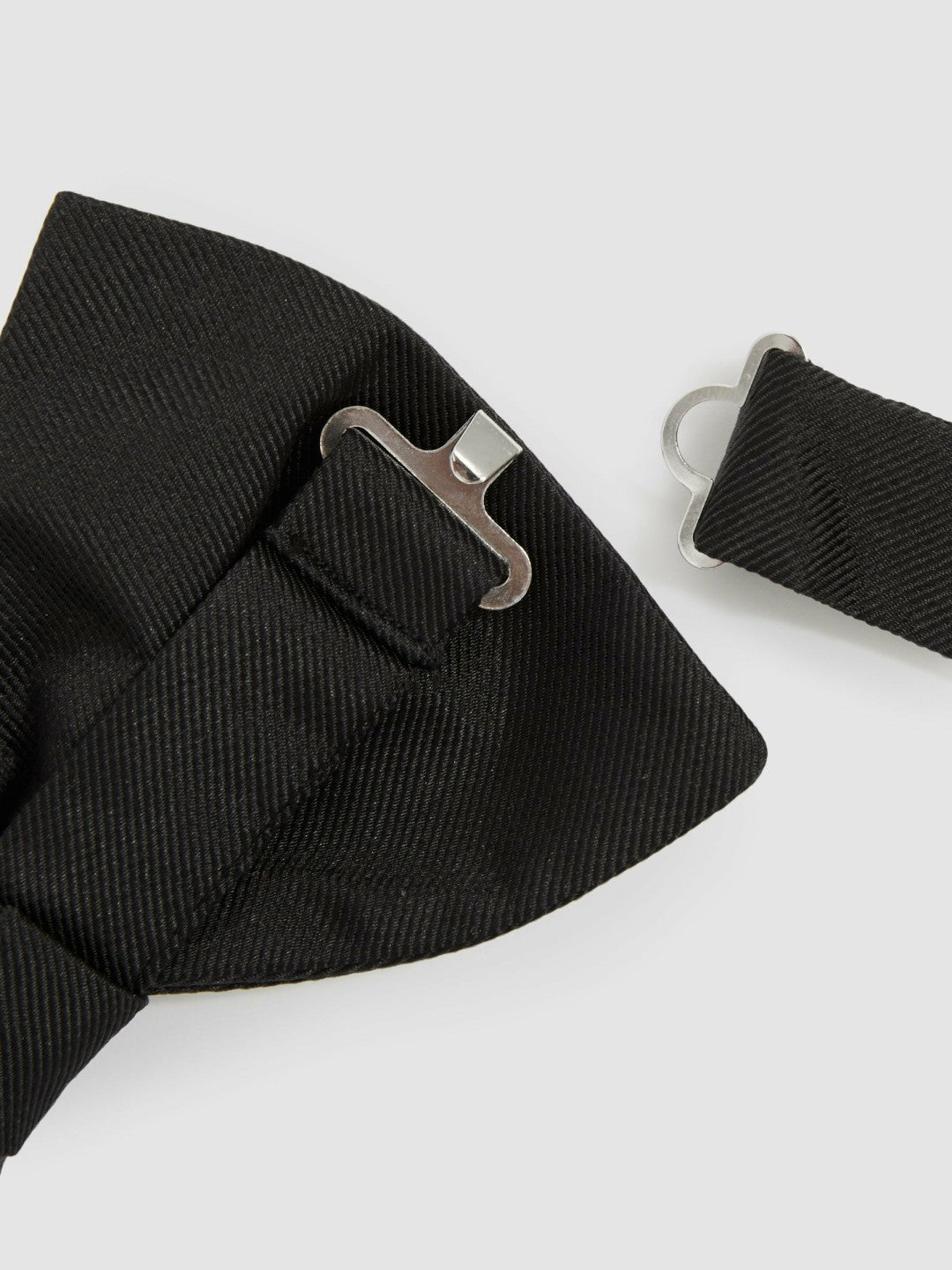 Men Grosgrain Silk Bow Tie in Black