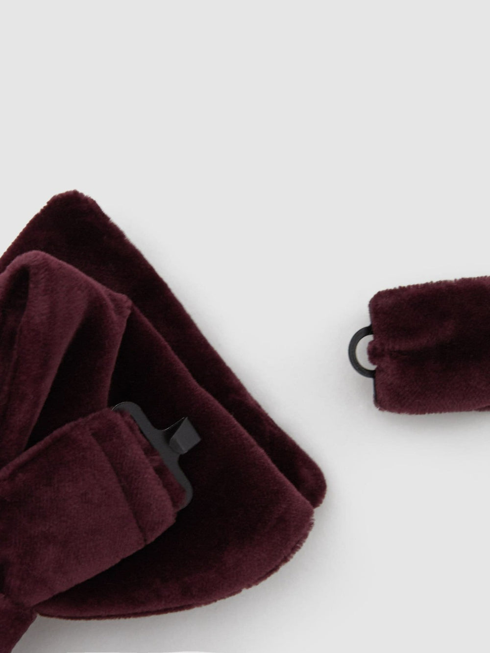 Men Velvet Bow Tie in Bordeaux