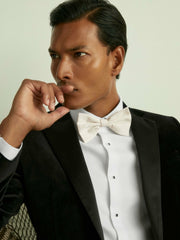 Men Grosgrain Silk Bow Tie in Ivory