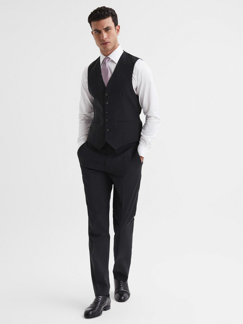 Men Modern Fit Travel Waistcoat in Black