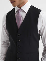 Men Modern Fit Travel Waistcoat in Black