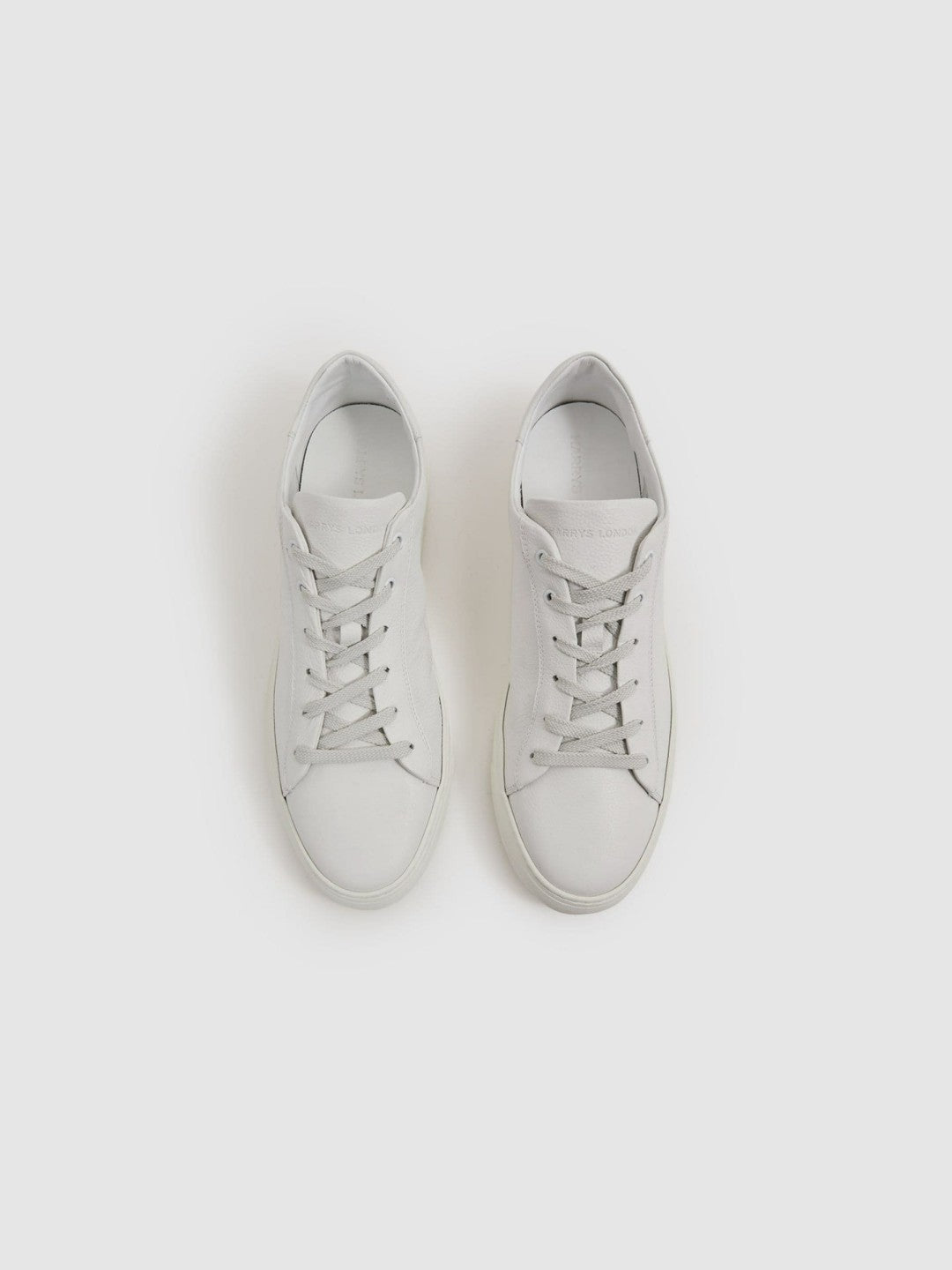 Men Harrys of London Grained Leather Trainers in White