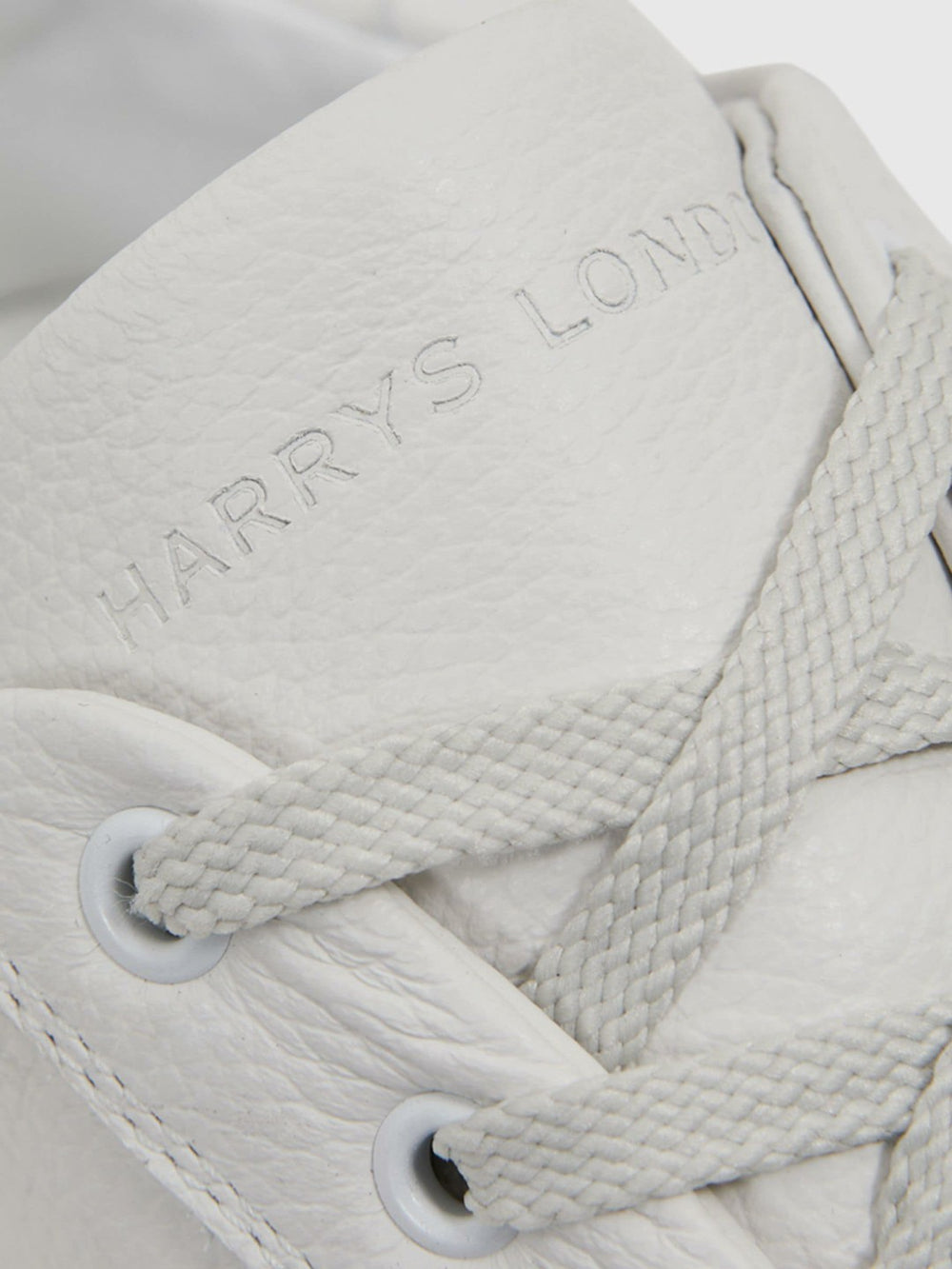 Men Harrys of London Grained Leather Trainers in White