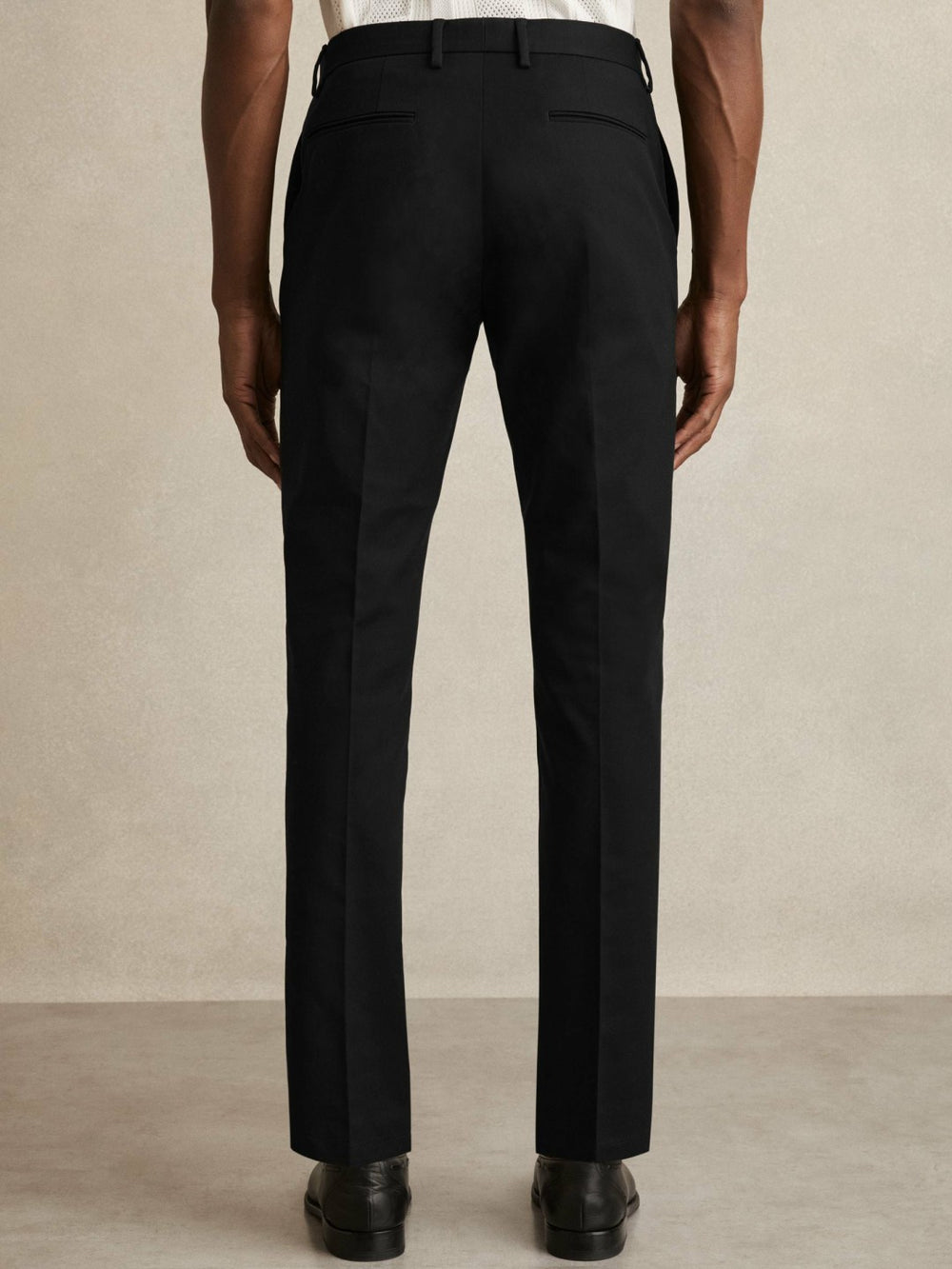 Men Slim Fit Cotton Blend Chinos in Black