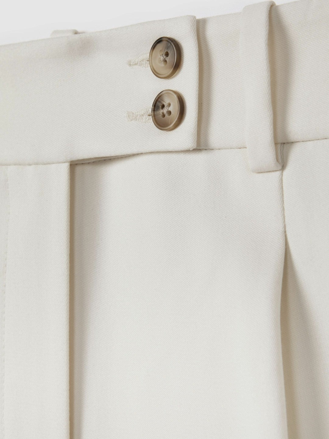 Women Front Pleat Tailored Shorts in Cream