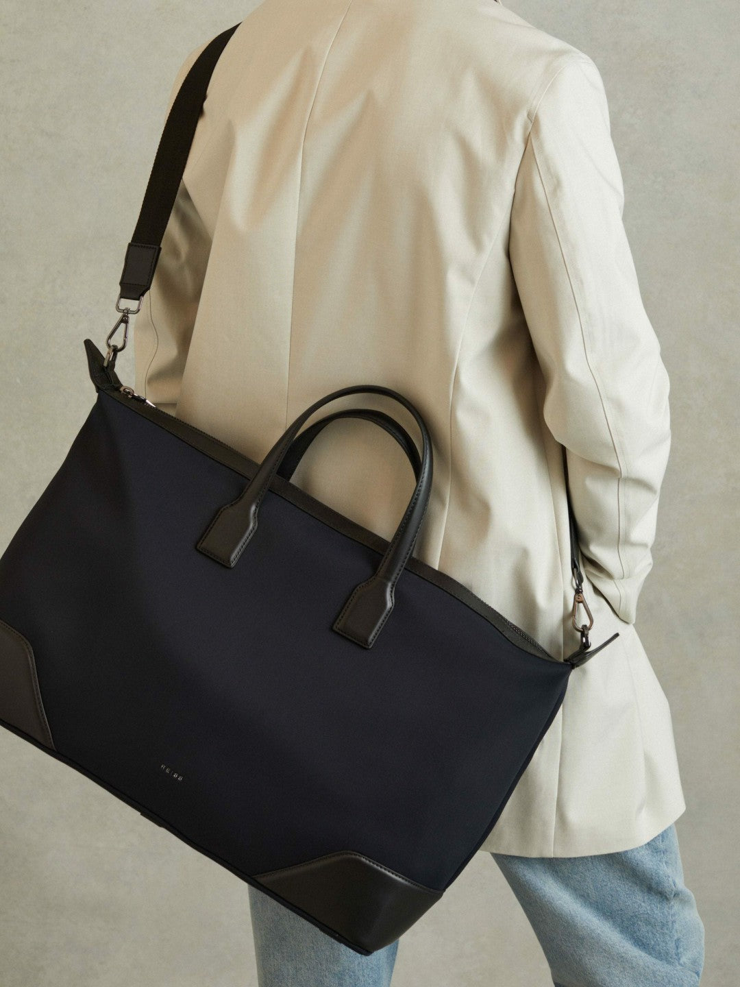 Men Neoprene Holdall in Dark Navy