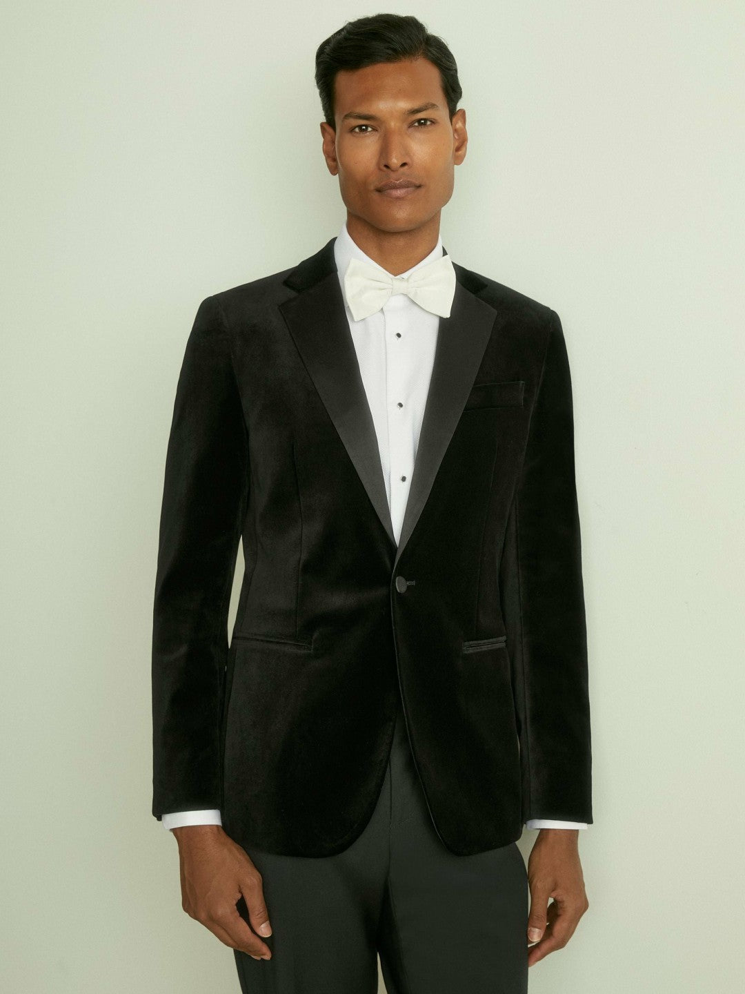 Men Velvet Single Breasted Slim Fit Jacket in Black